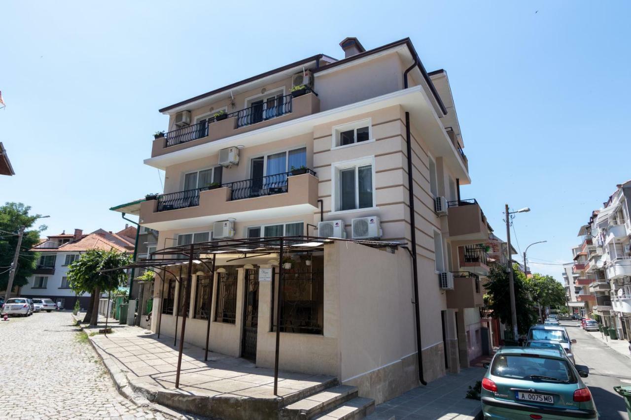 Tiffany Boutique Suits - Pomorie Exterior foto
